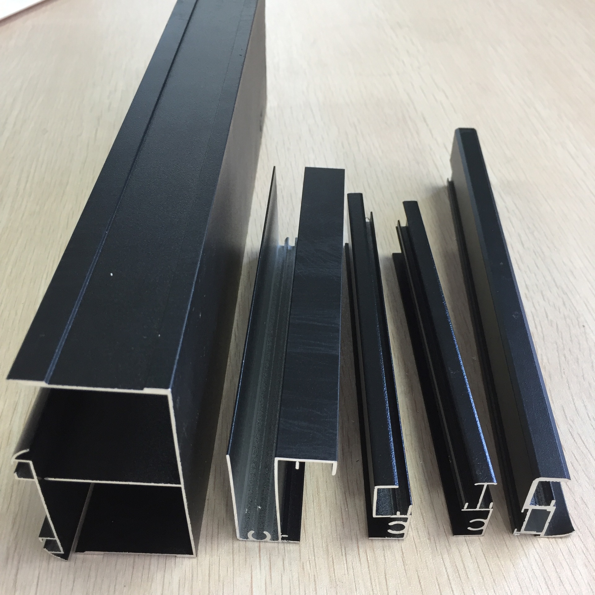 铝合金衣柜门移门窄边铝框门推拉门砂黑半隐框衣柜料铝框铝型材