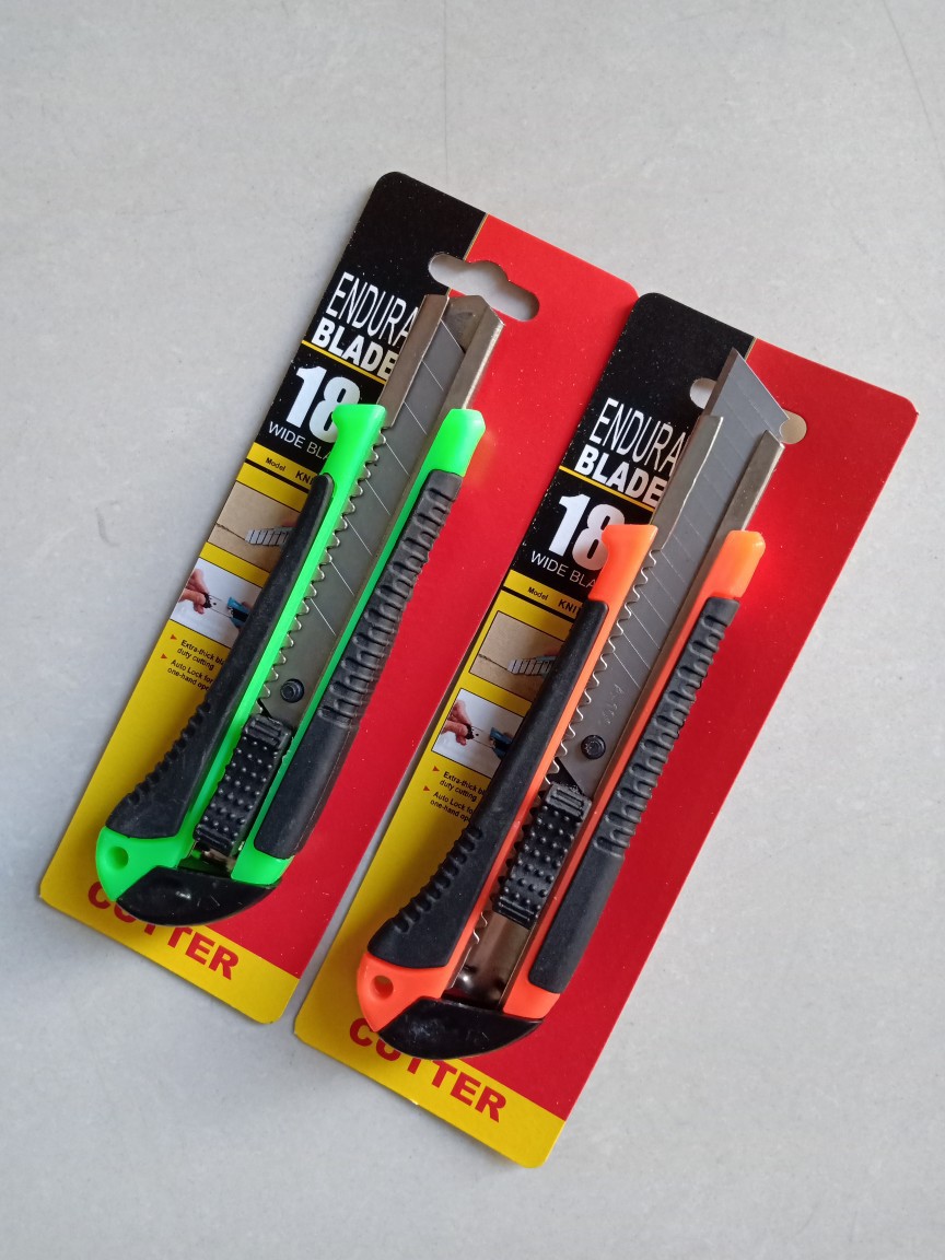 批发18m包胶223美工刀卡装多功能裁纸手推刀金属切割刀贴膜壁纸刀