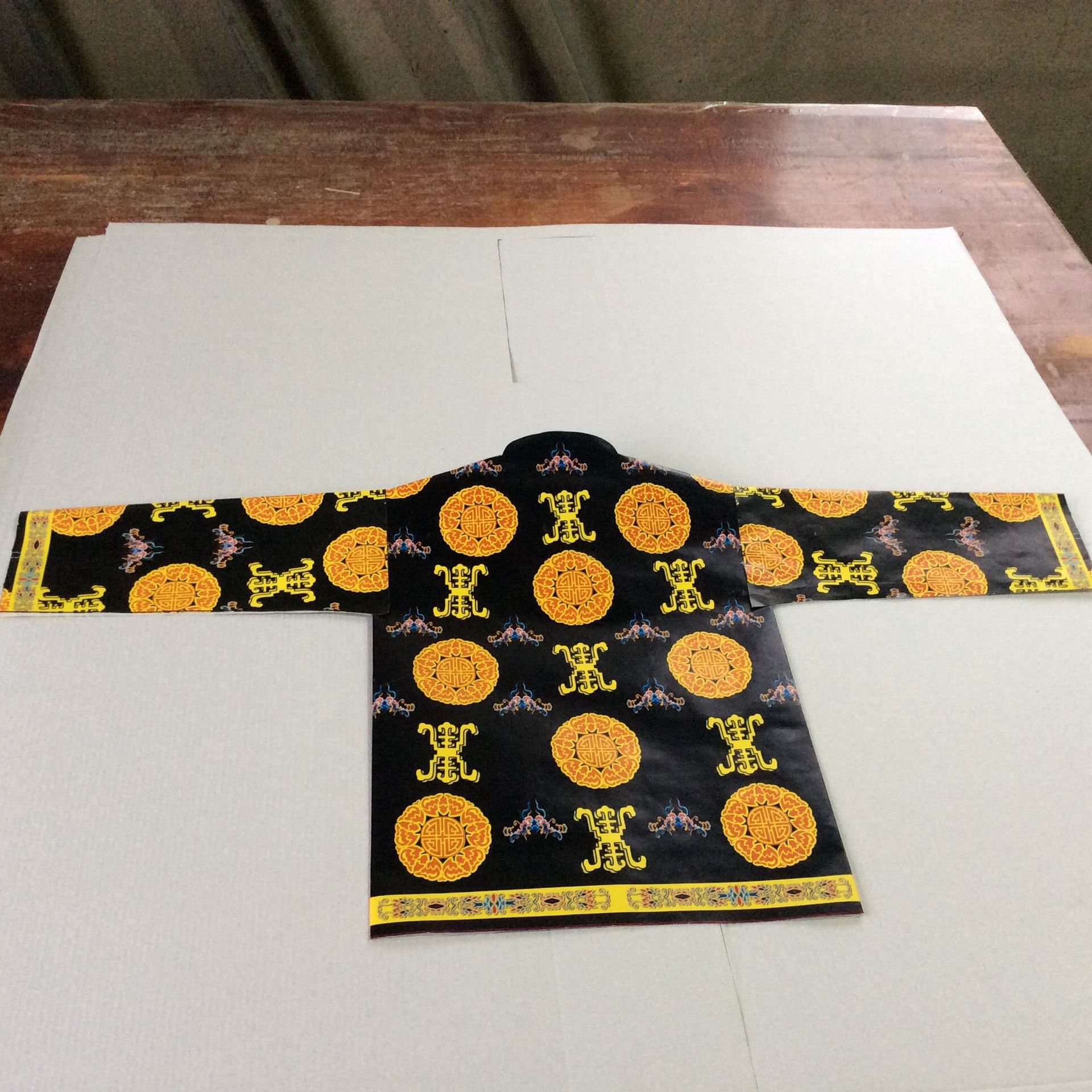 厂家直供殡葬用品纸衣服,布寒衣,中元清明七月半祭祀用品纸寿衣