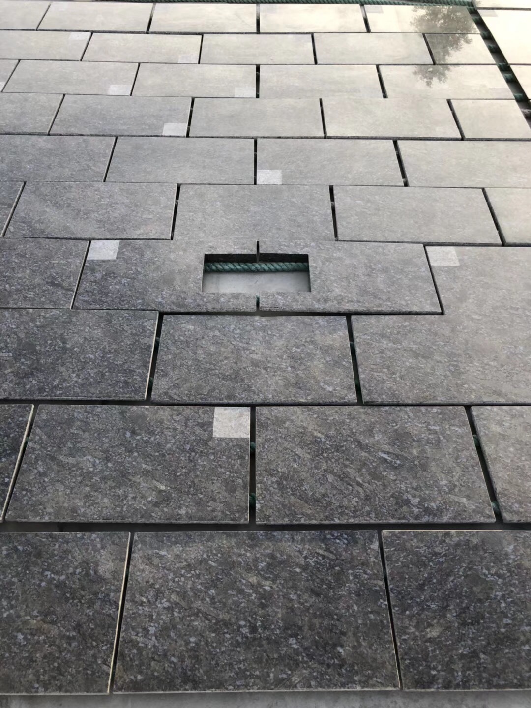 蝴蝶蓝石材真实效果,黑色外墙挂板,花岗岩厂家供应