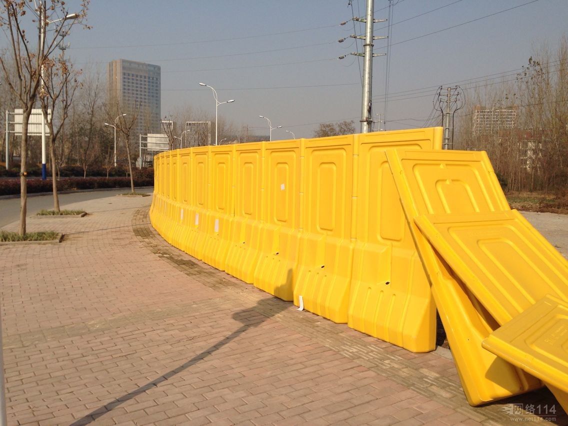 水马围挡 交通临时围挡吹塑水马