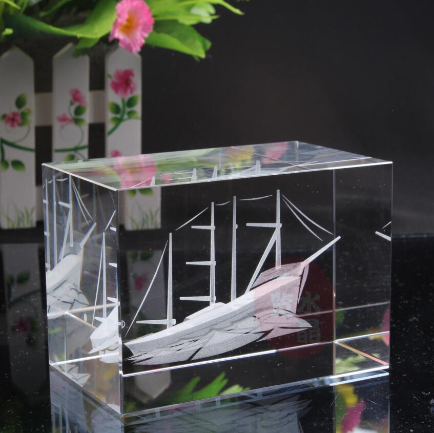 厂家直销激光3d内雕水晶方体人像水晶创意摆件来图内雕水晶创意