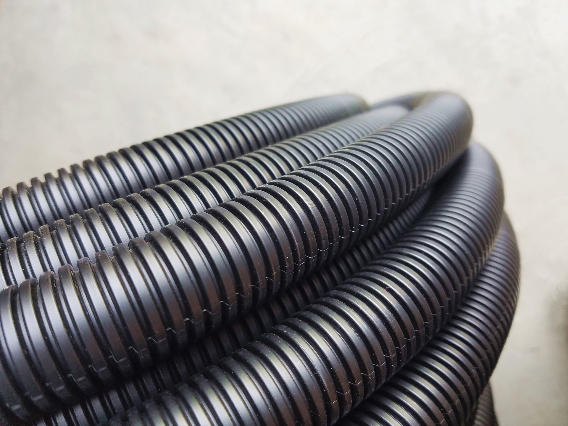 厂家直销 供应高品质塑料波纹管pe/pp阻燃塑料波纹管ad 25*28.5批