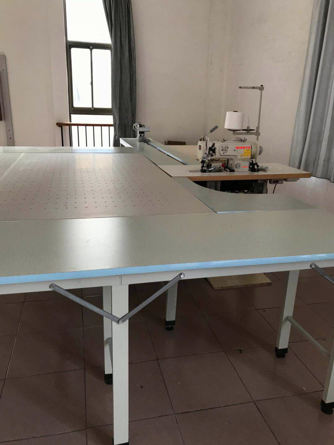 被子包边机 床垫棉被包切一体机 床垫座垫带刀带拖轮三同步包边机