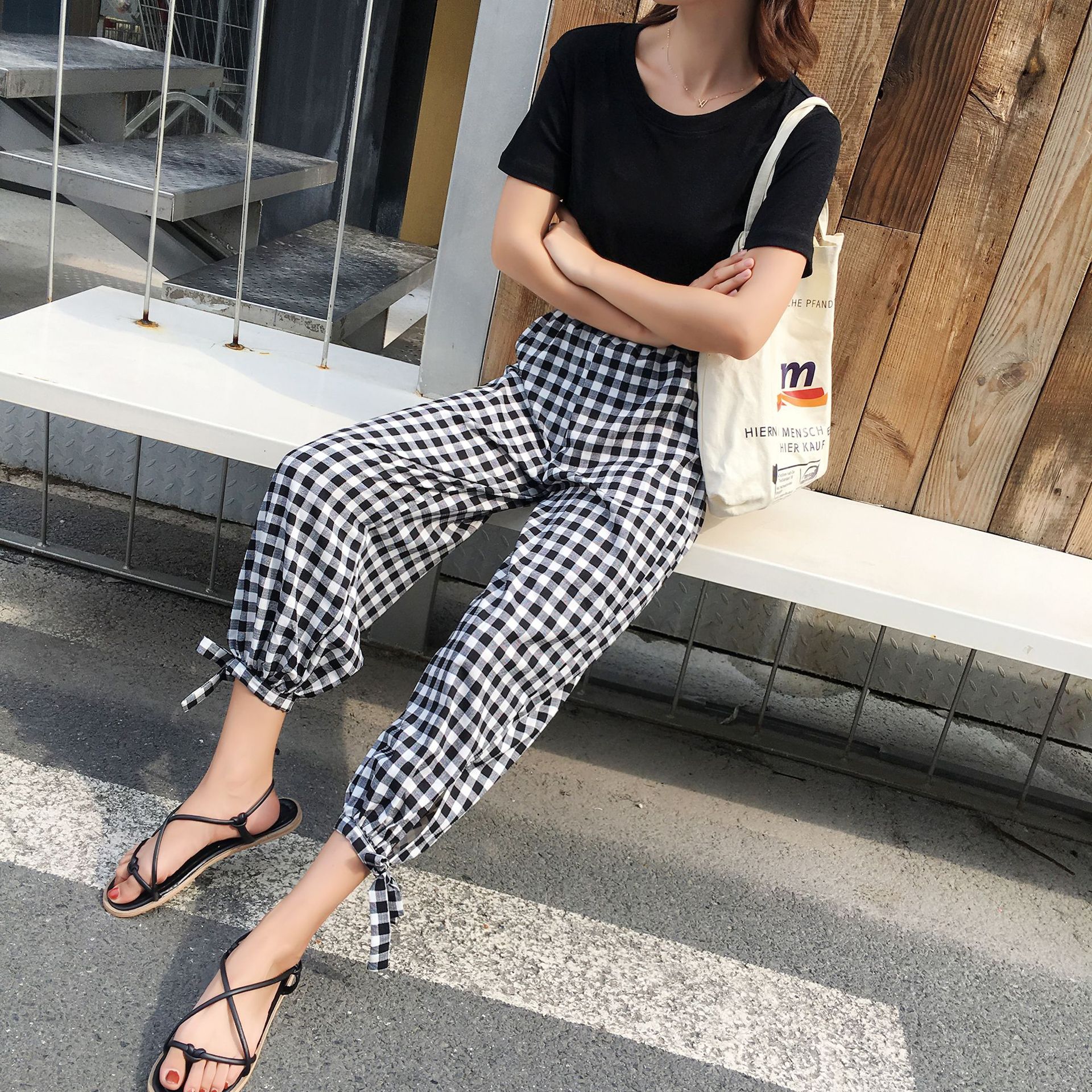 休闲裤子女夏2018新款ins裤脚系带黑白格子灯笼裤高腰九分哈伦裤