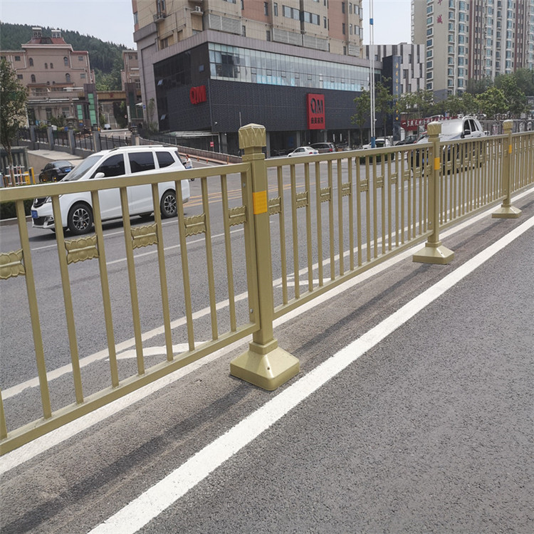 黄金莲花护栏黄金护栏金色莲花围栏道路隔离黄色护栏