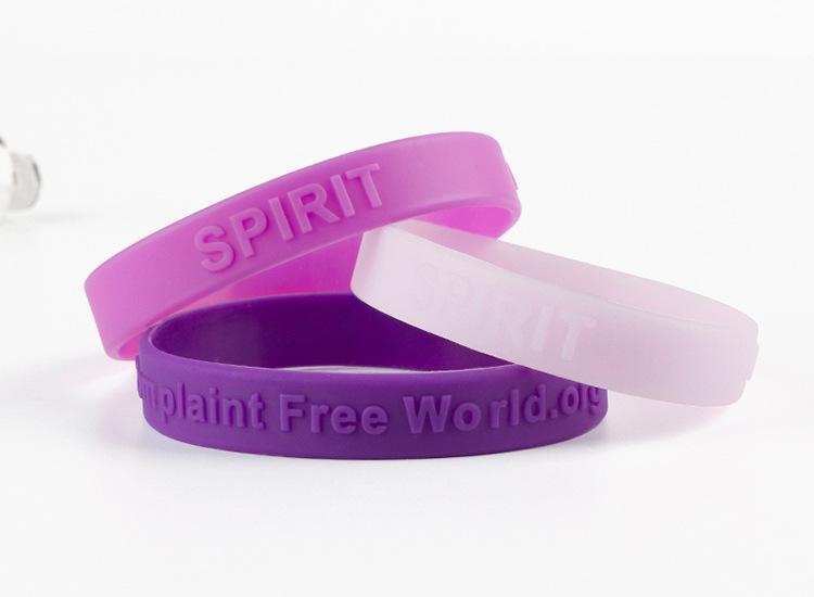 不抱怨的世界紫手环 硅胶手环 男女手环 不抱怨紫手环 手腕带带卡