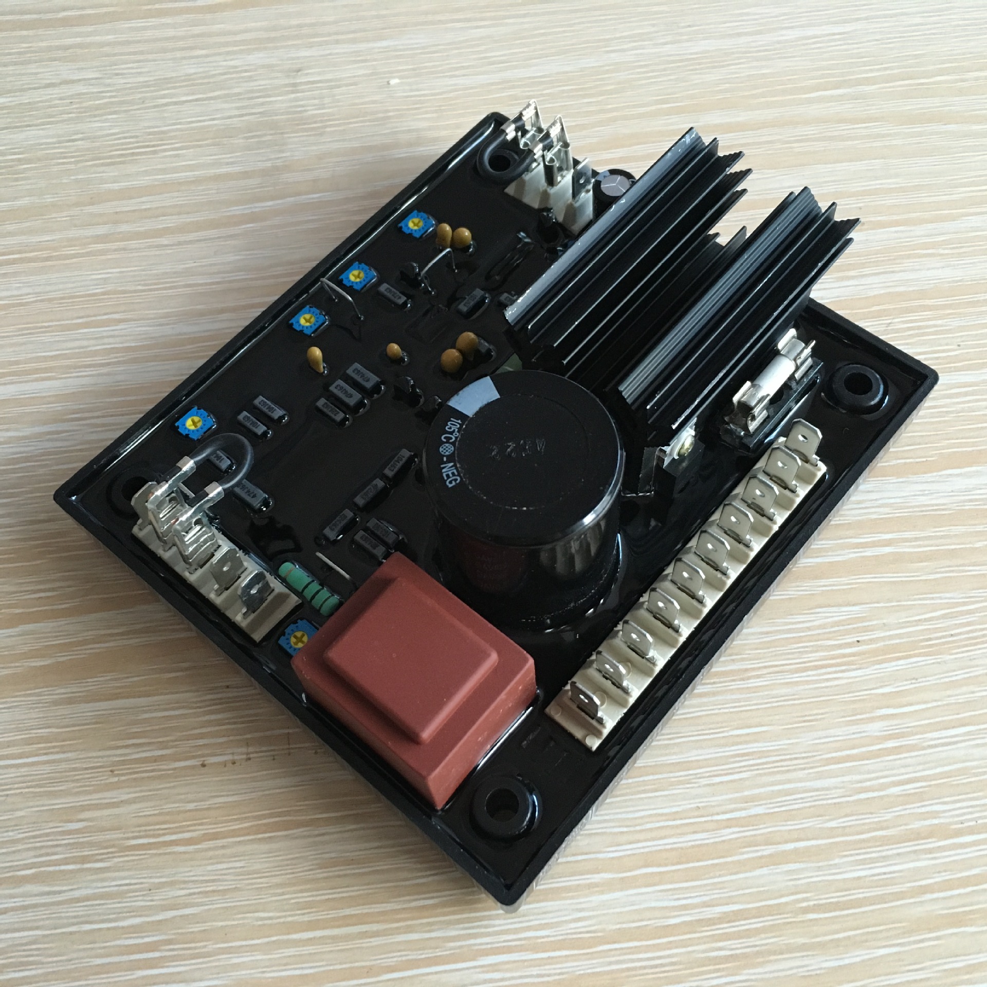 avr r438 发电机电子配件电压调节器 自动电压调节器