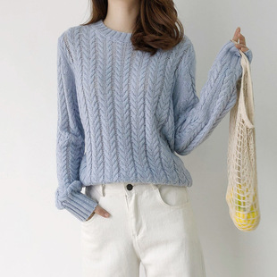 麻花圆领毛线衣