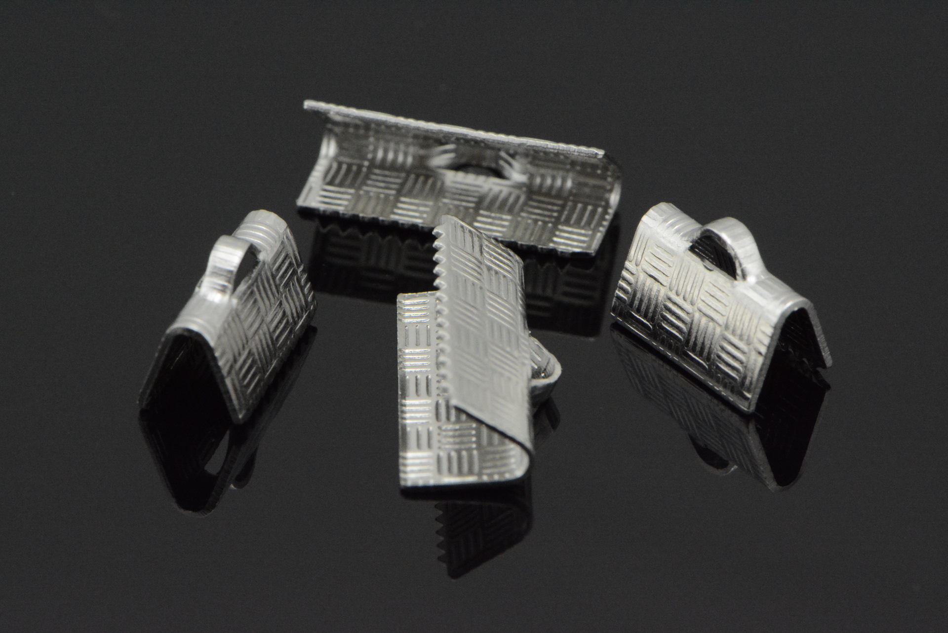 不锈钢饰品配件 带格子纹单边牙齿马仔扣 马夹扣批发 diy彩带绳夹