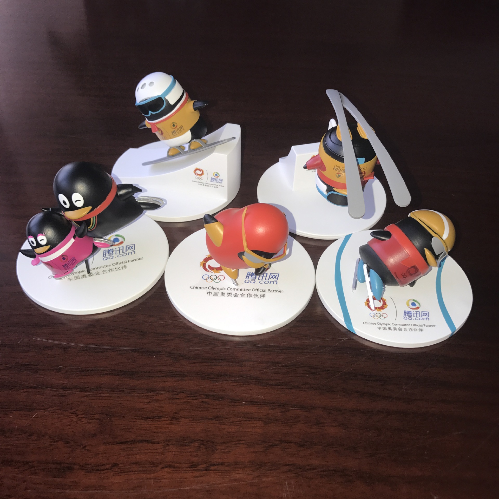 定制塑胶玩具公仔 开发开模生产pvc注塑公仔 腾讯冬奥会礼品公仔