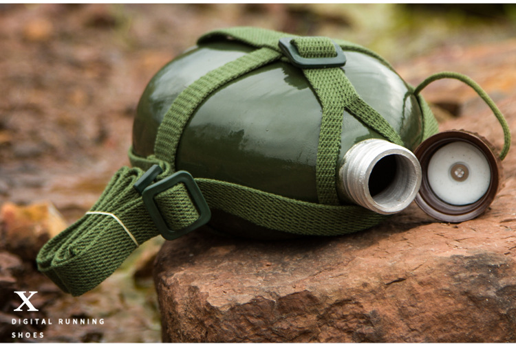 水具种类: 金属水壶 品牌: 3522 货号: 87式水壶 颜色分类: 军绿色