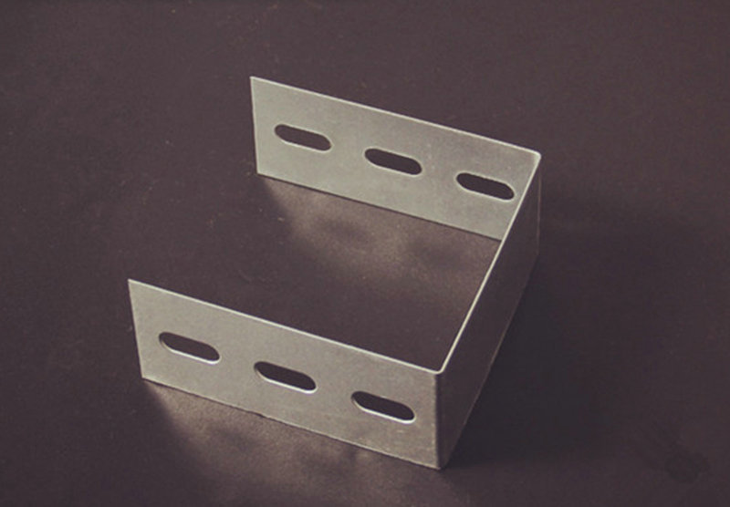 厂家供应 弱电桥架 槽式电缆桥架 梯式桥架 封头100*50 桥接配件