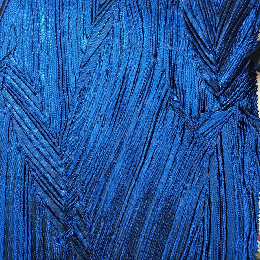 新款面料 热销供应金属丝褶皱面料 压绉感服装面料