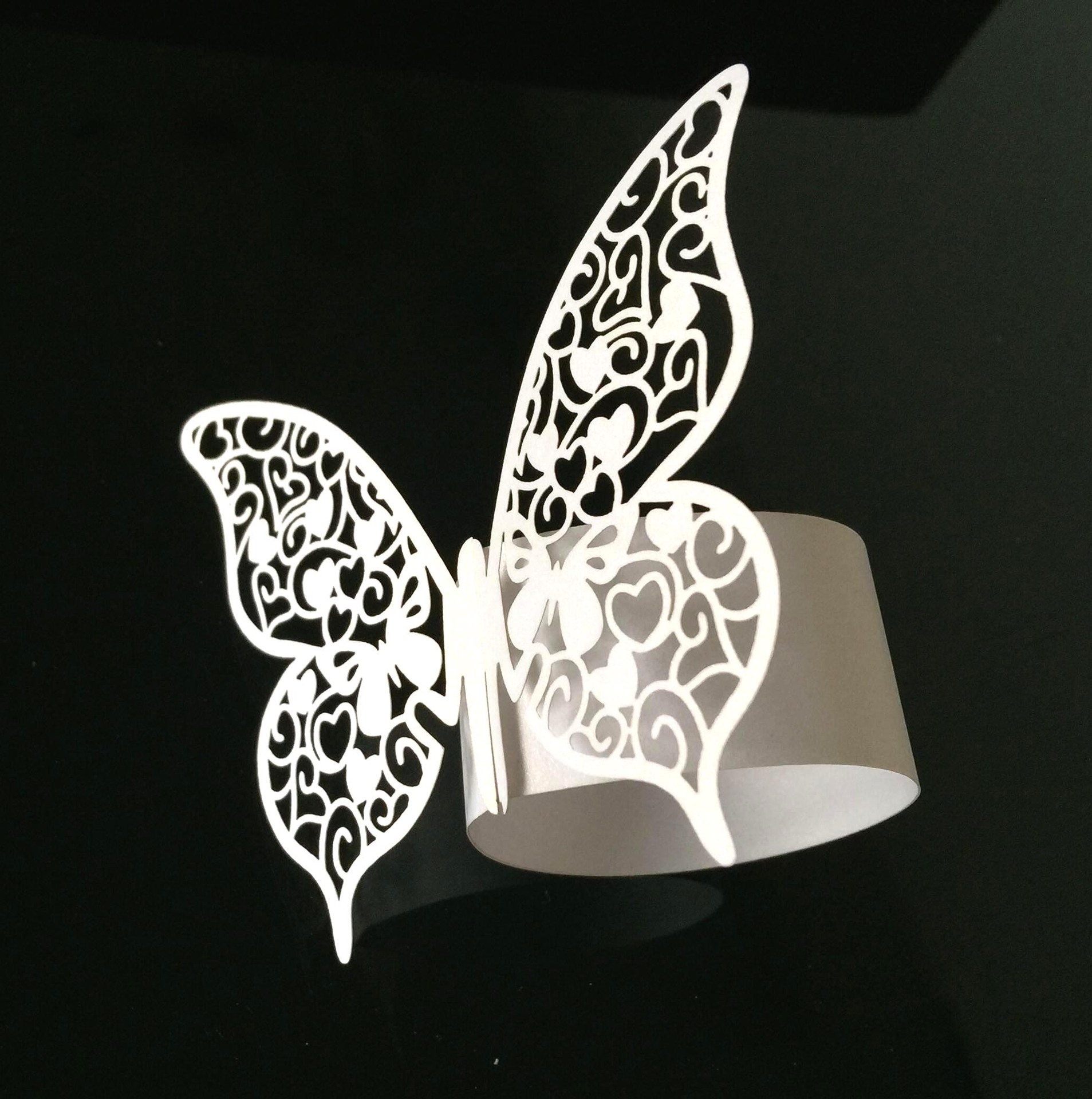 装饰纸花 蝴蝶毛巾扣 珠光纸餐巾环 白色镂空纸环 纸扣批发