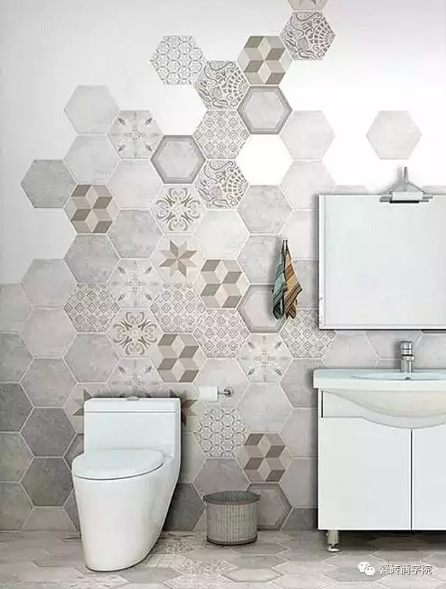 六边形的边角属性使其多块组合能形成类似平行四边形的效果,多块