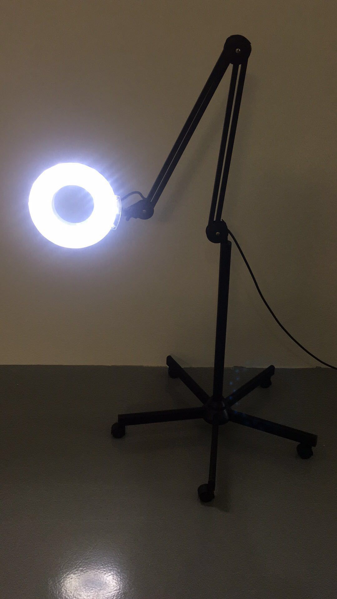 跨境专供 冷光放大灯 美容灯 冷光灯 全模具生产 纹绣灯 落地灯