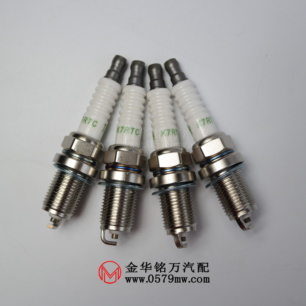 适用k7rtc长安之星五菱之光小康火花塞474/465qr发动机小头火花塞
