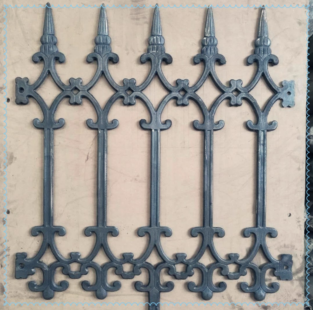 辽宁丹东市直销铸铁围栏 建筑护栏 学校小区围墙铸铁护栏铁艺栏杆