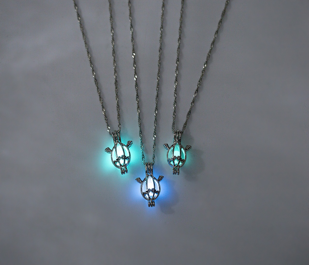 欧美爆款发光项链 时尚白亮k外贸可打开夜光吊坠锁骨项链 批发