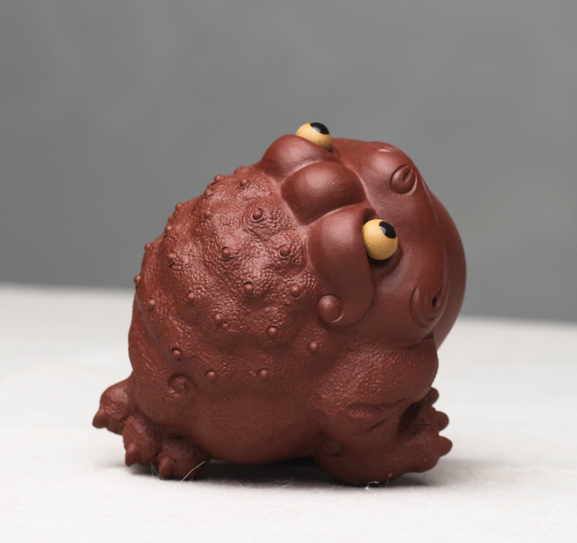 三足金蟾_批发宜兴紫砂茶宠金蟾蜍求财金蟾摆件雕塑茶具配件工艺品定