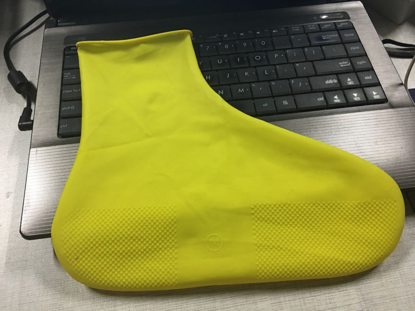 全自动高产量乳胶丁晴胶脚套生产线 旅游专用防水脚套生产设备