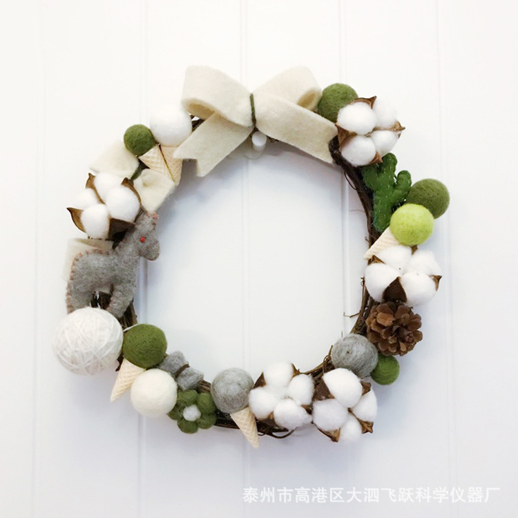 5cm左右 材质:羊毛 用途:一般用于幼儿园手工藤圈装饰,拍摄道具等.