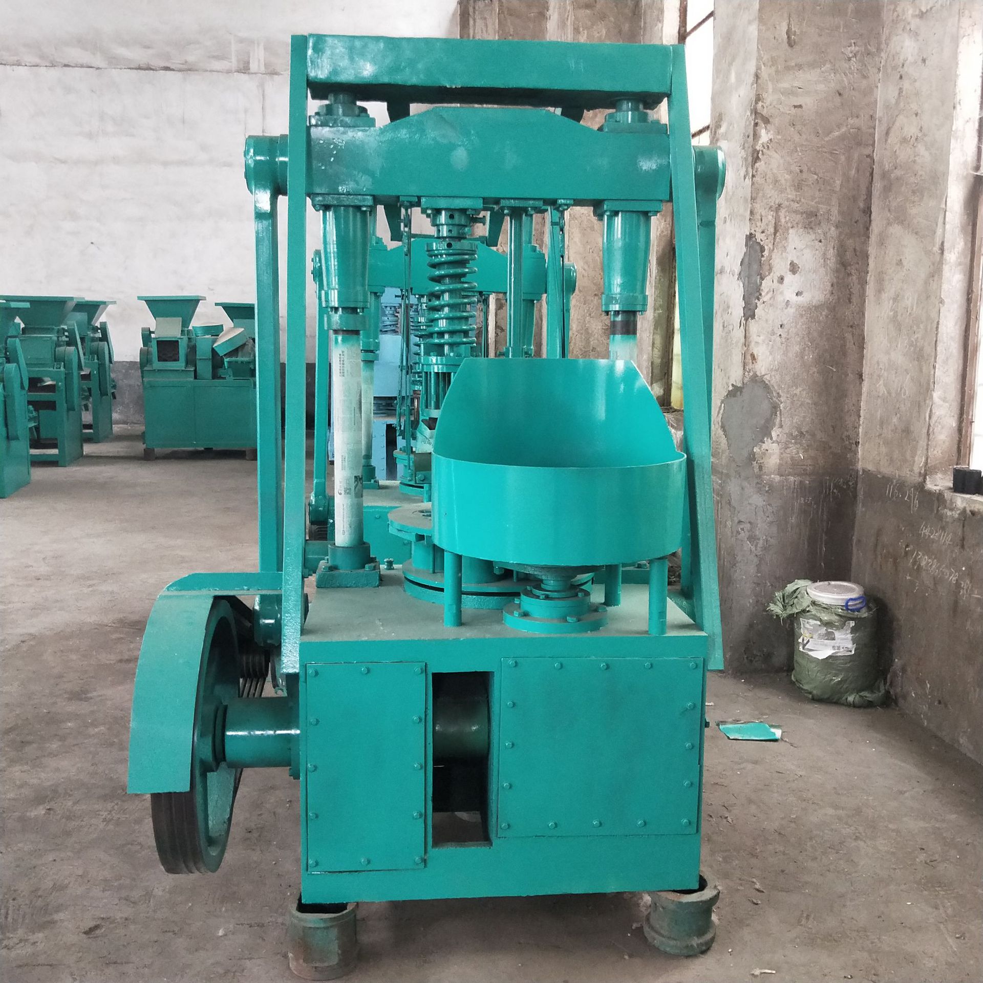 140型环保封闭煤球机小型民用蜂窝煤球机 白山市无烟摆煤蜂窝煤机