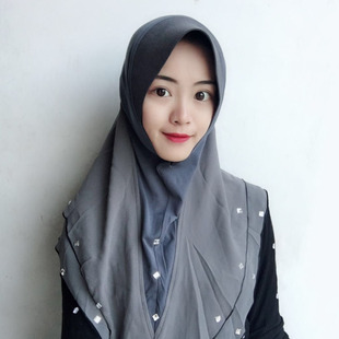 马来西亚女人包头巾图片