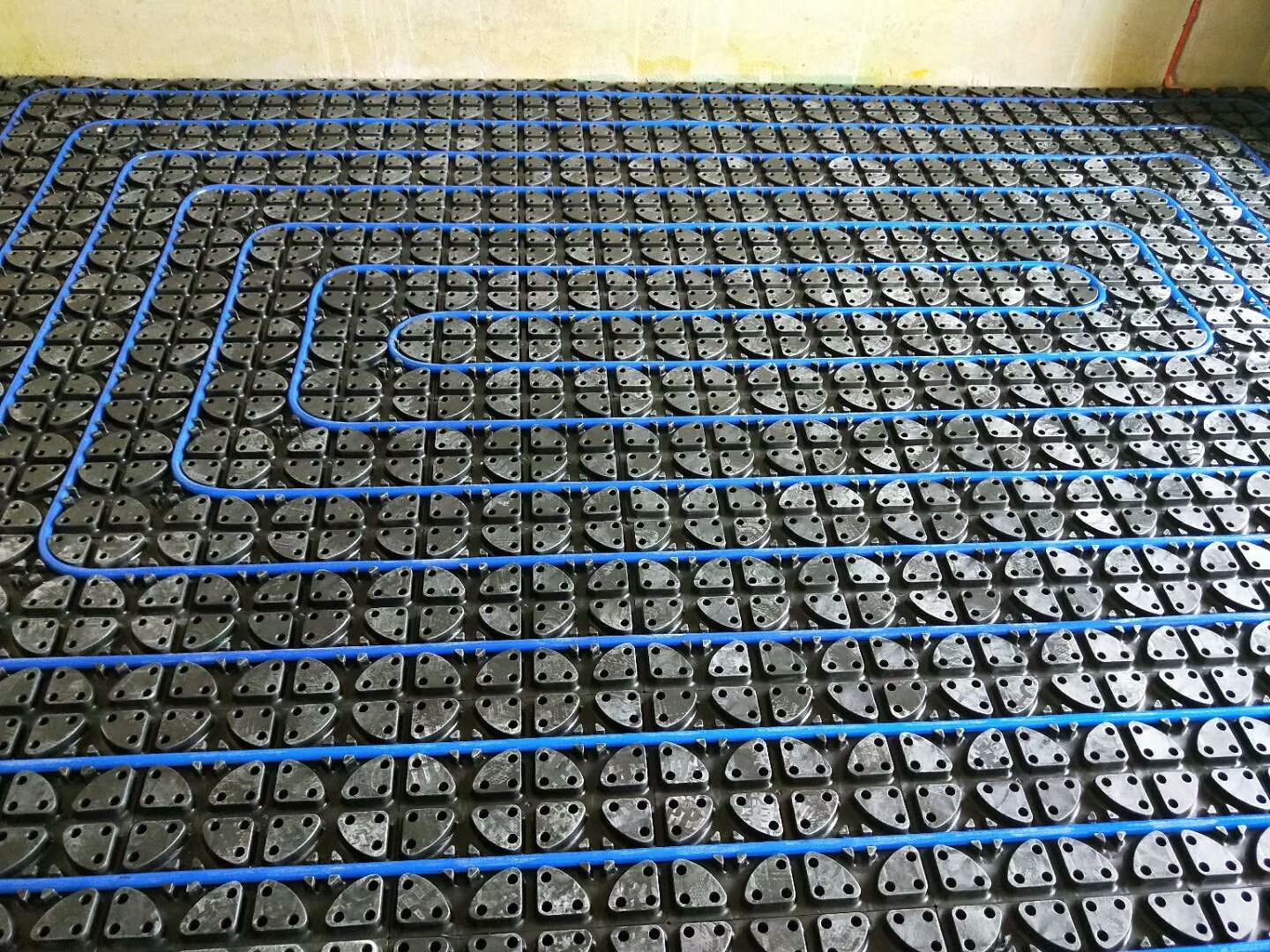 供应地暖模块湿式 免回填地暖模块 超薄塑料地暖模块地热模块