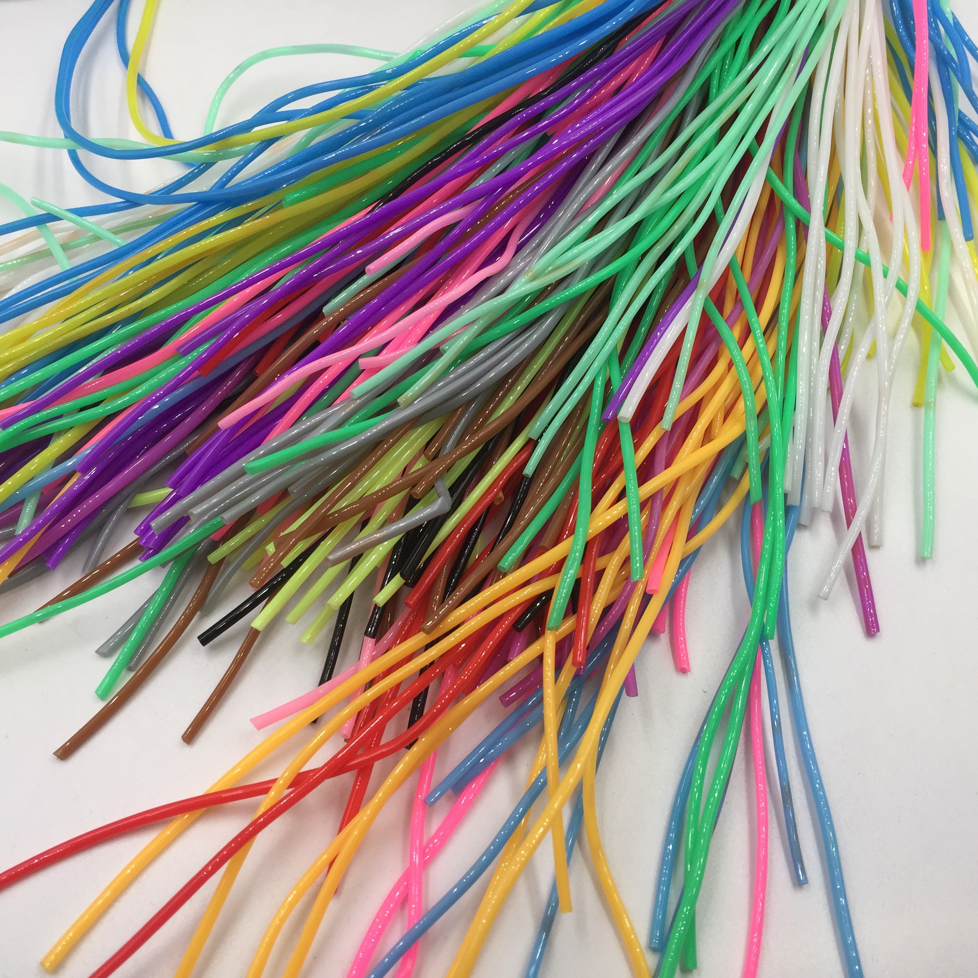 镇店之宝支持定制 供应diy环保pvc编织绳 塑料空心管 色彩鲜亮