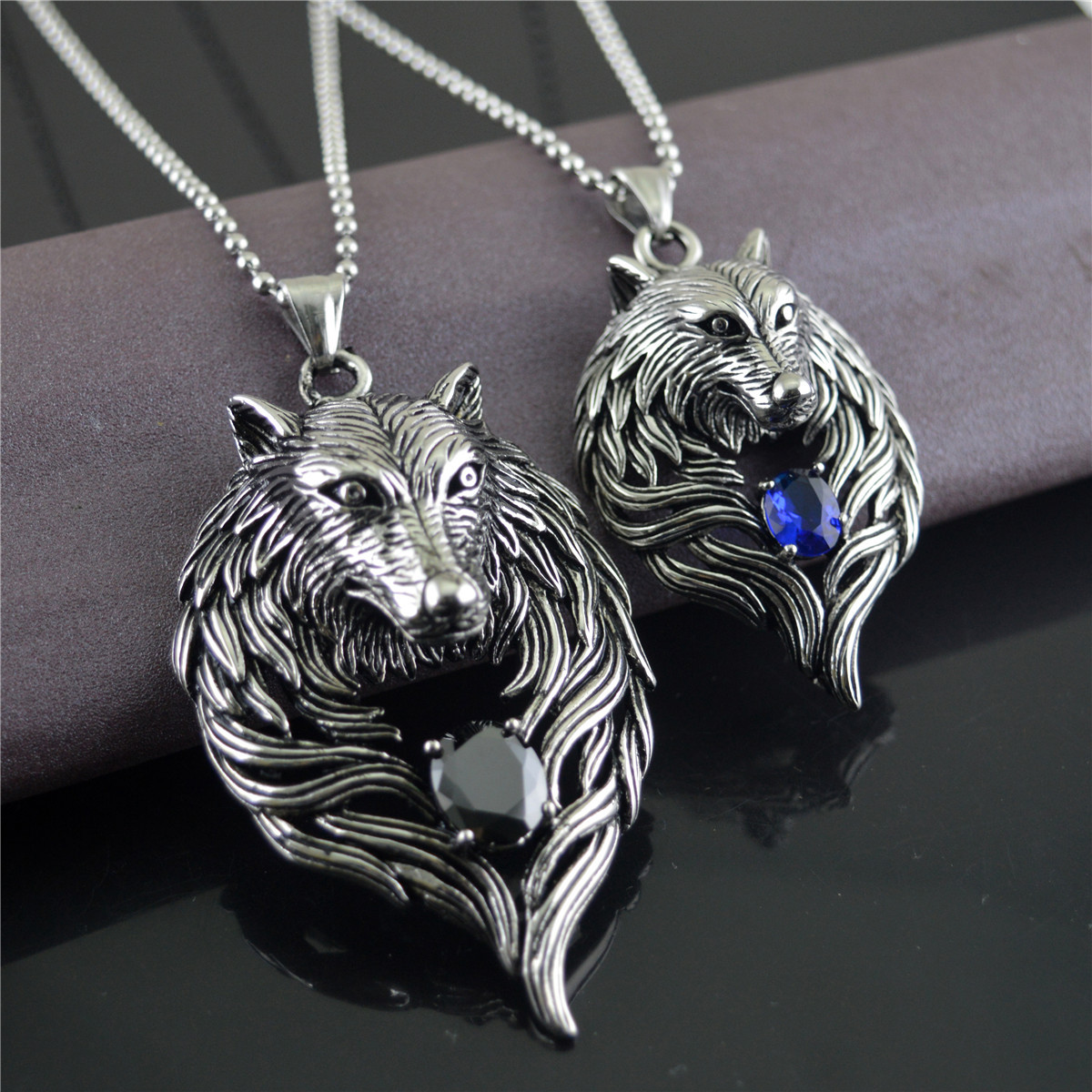 外贸热销挂配饰品个性霸气狼钛钢铸造镶钻吊坠潮男女士项链stn745
