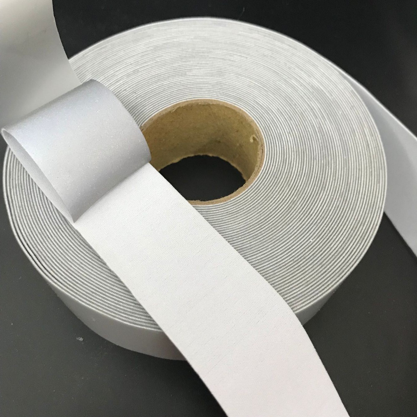 黑灰色反光织带 反光衣面料 服装反光布条 户外反光布 背包反光带