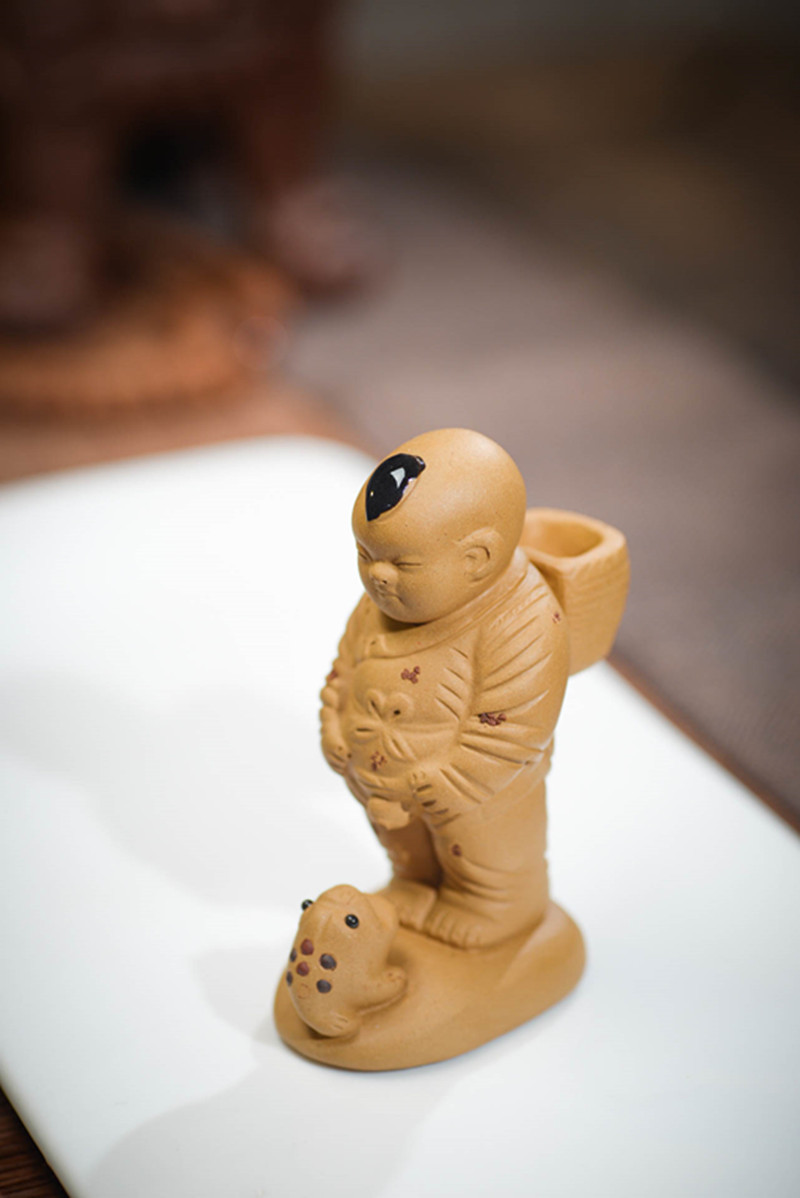 创意宜兴紫砂茶宠撒尿娃娃童子箩筐金蟾人物茶具摆件雕塑批发