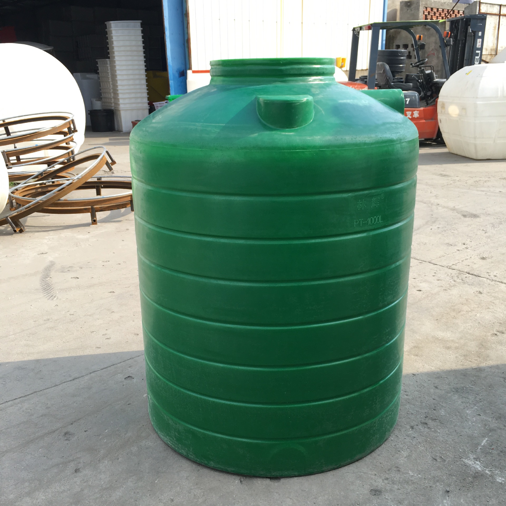 嘉兴雨水回收桶pe水箱1t废水收集桶塑料储液罐药剂储罐滚塑水箱