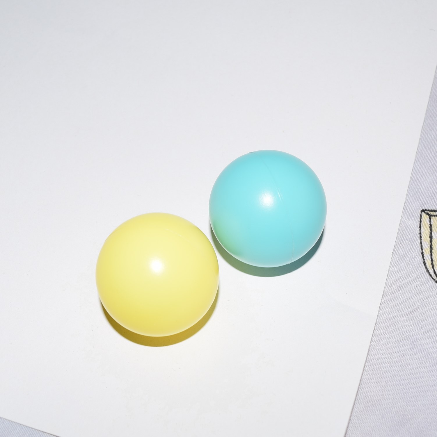 厂家直销环保彩色塑料球乒乓球可定制logo空心无字训练硬度高38mm