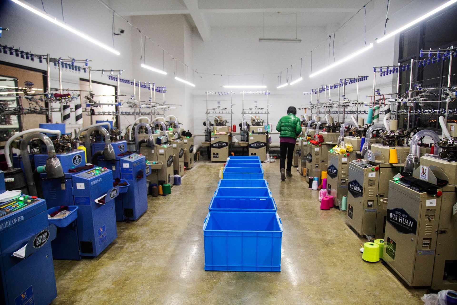 厂家足球袜子定做 袜子定制代加工logo 袜子来图定制中长筒潮袜