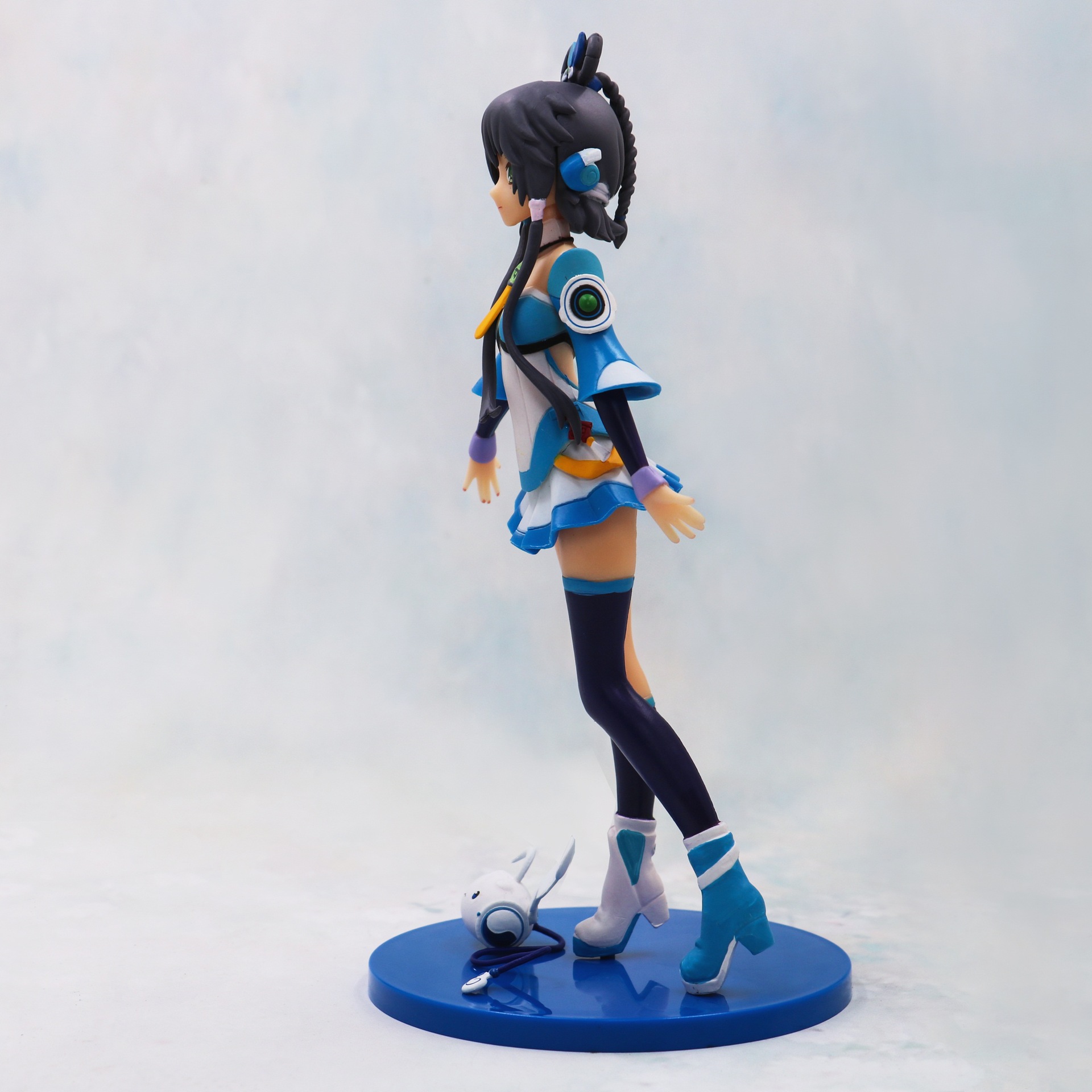 虚拟歌手 洛天依图片