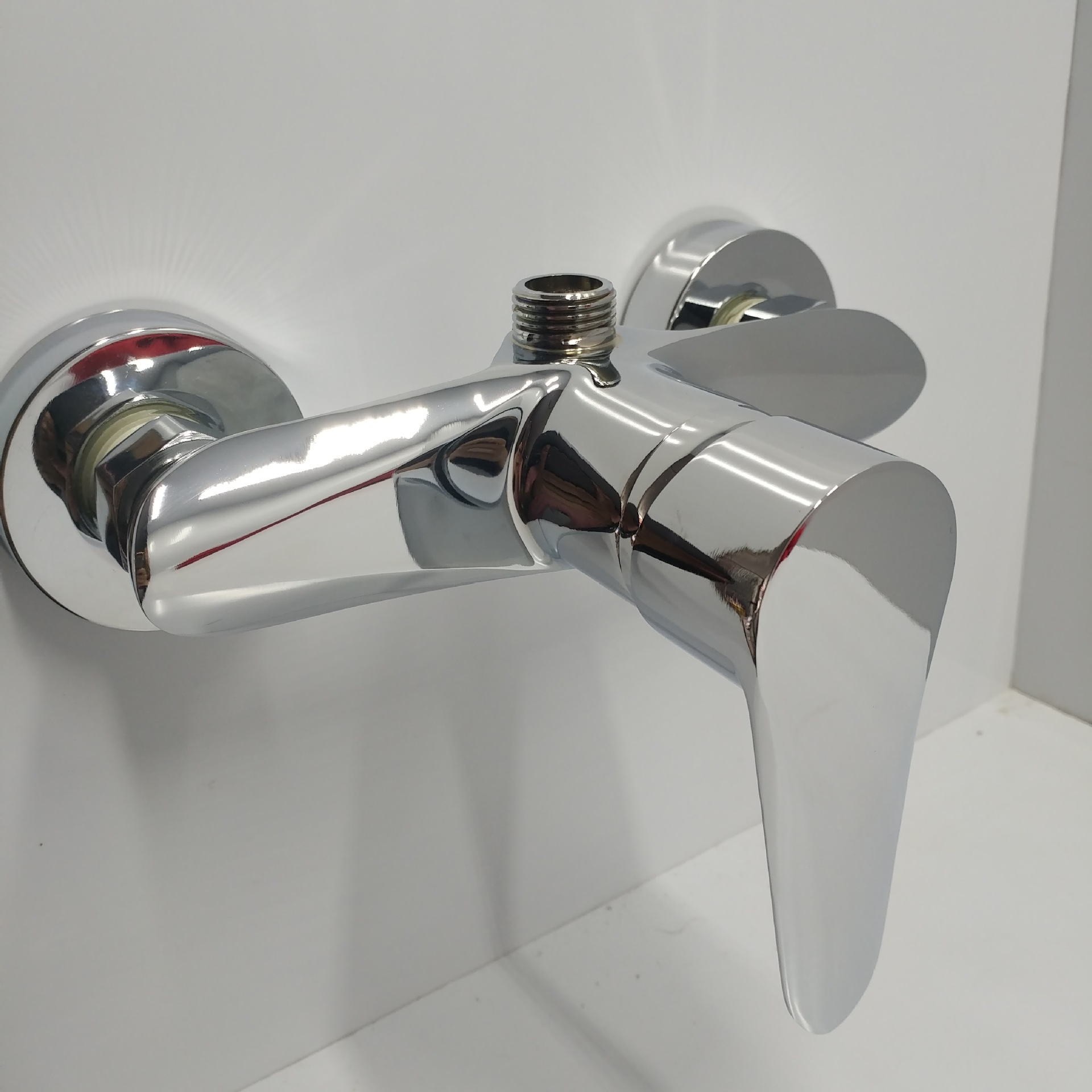 供应铜淋浴水龙头浴室三联淋浴龙头冷热水龙头水滴淋浴龙头