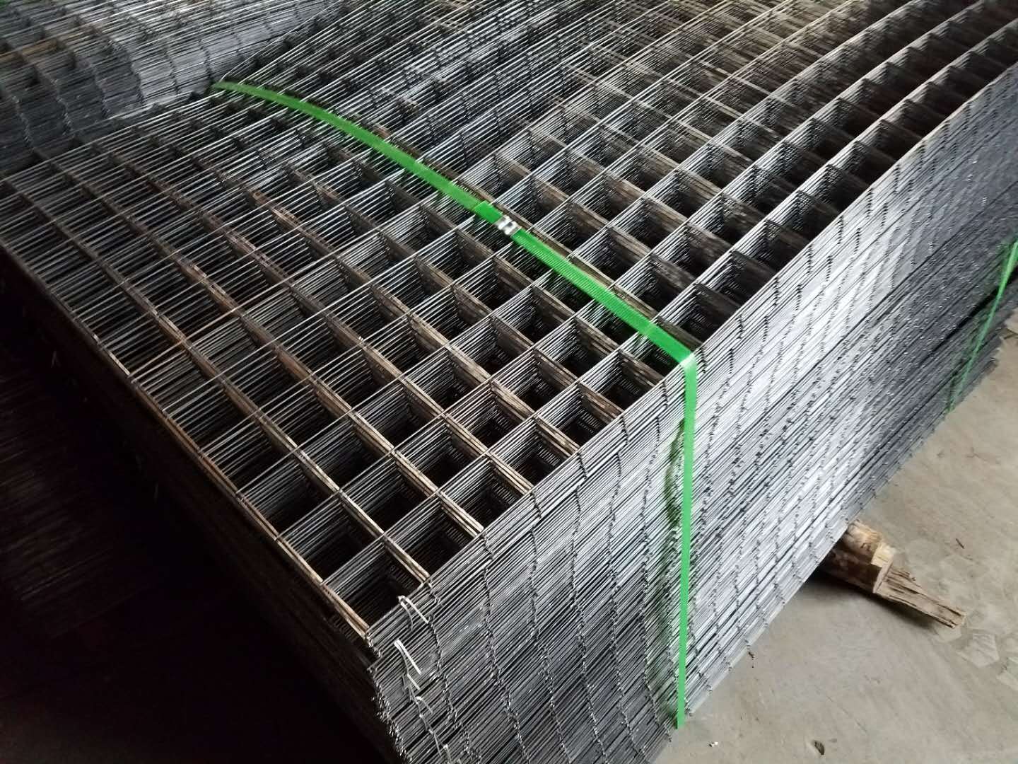 镀锌钢丝地热网片钢筋碰焊铁丝网货架网片黑网片