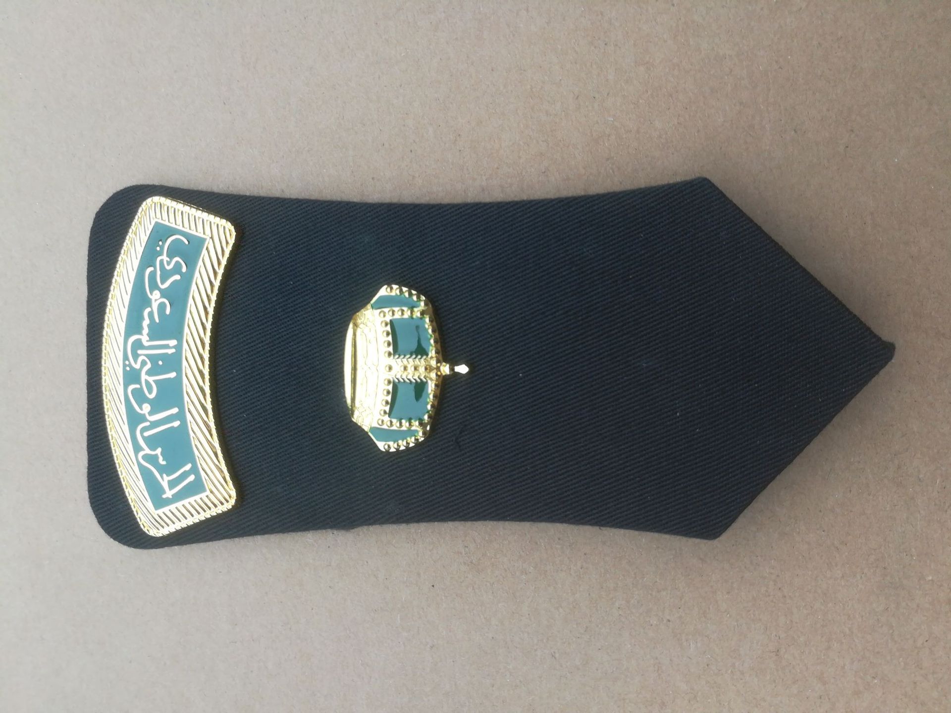 源头厂家直供锌合金沙特肩章 承接客户各种金属肩章定制