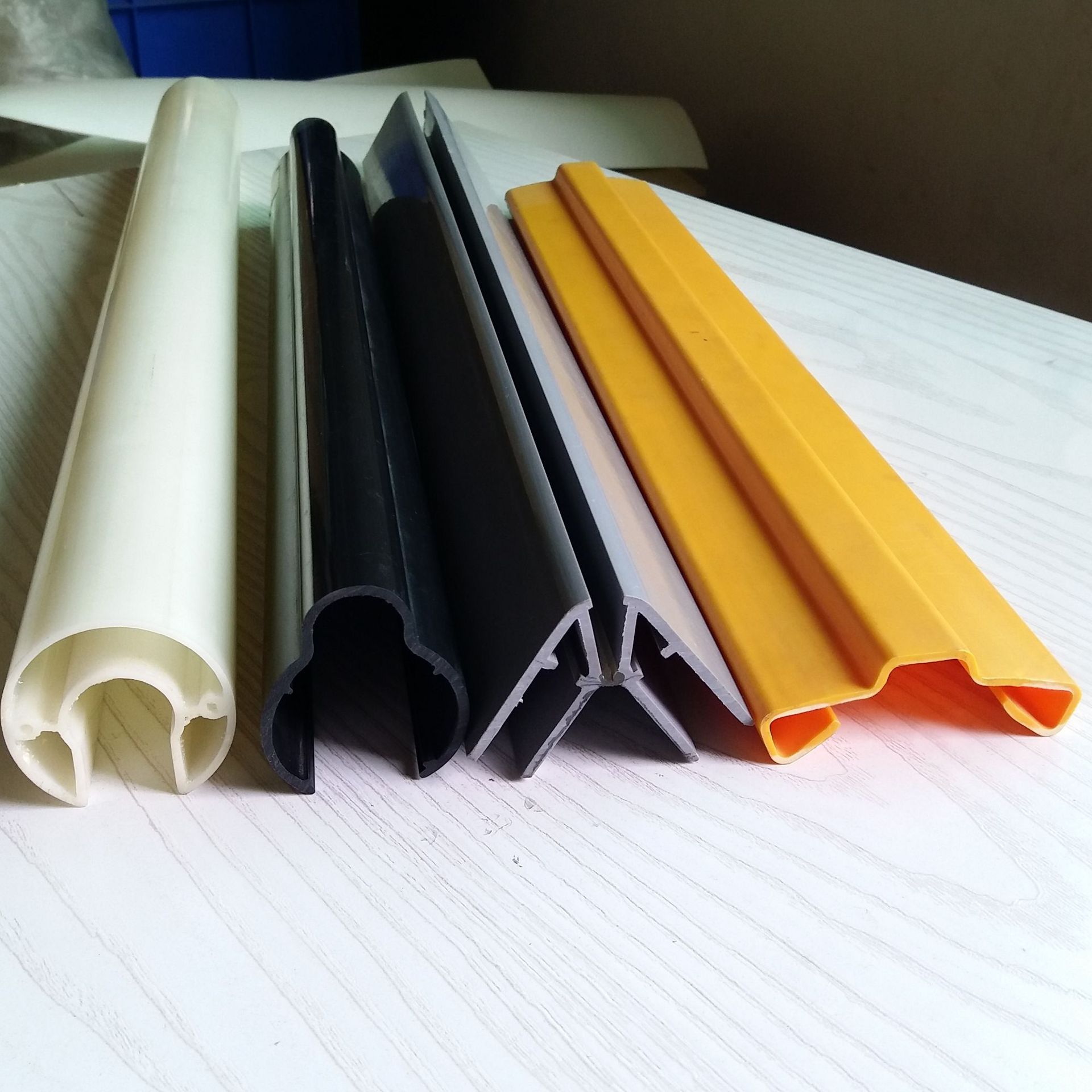 厂家定制包边条pvc护角条塑料直角边条l型 可定制品质保障