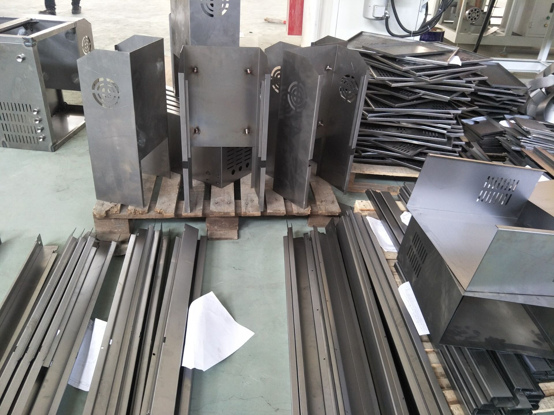 钣金加工 激光切割 折弯 焊接 攻牙 钻孔加工 可来图来料定制