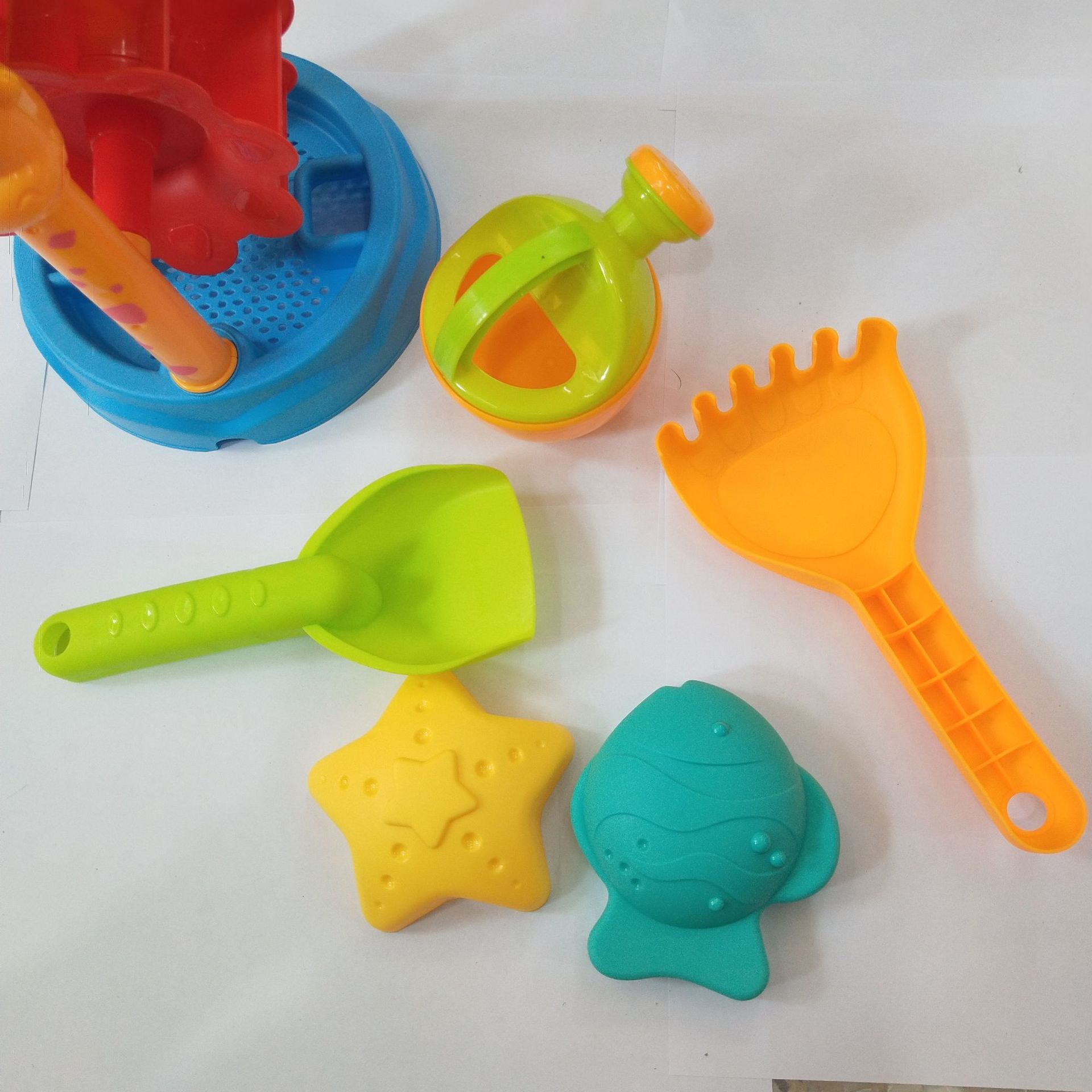 儿童沙滩玩具套装高品质挖沙工具玩沙子大号水桶工具沙漏宝宝玩具