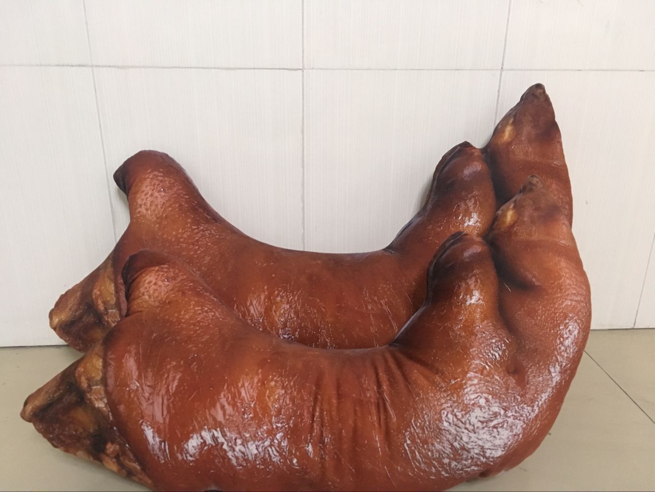 网红同款创意仿真搞怪猪蹄靠垫咸猪手猪脚抱枕午睡趴枕头女生礼物