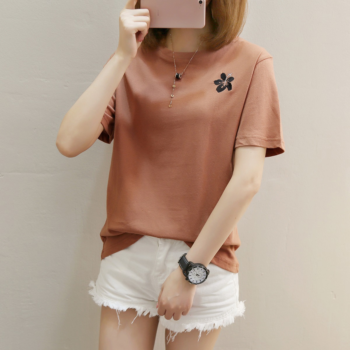 批发2019新款宽松t恤女短袖 百搭韩版圆领上衣打底刺绣学生体恤衫