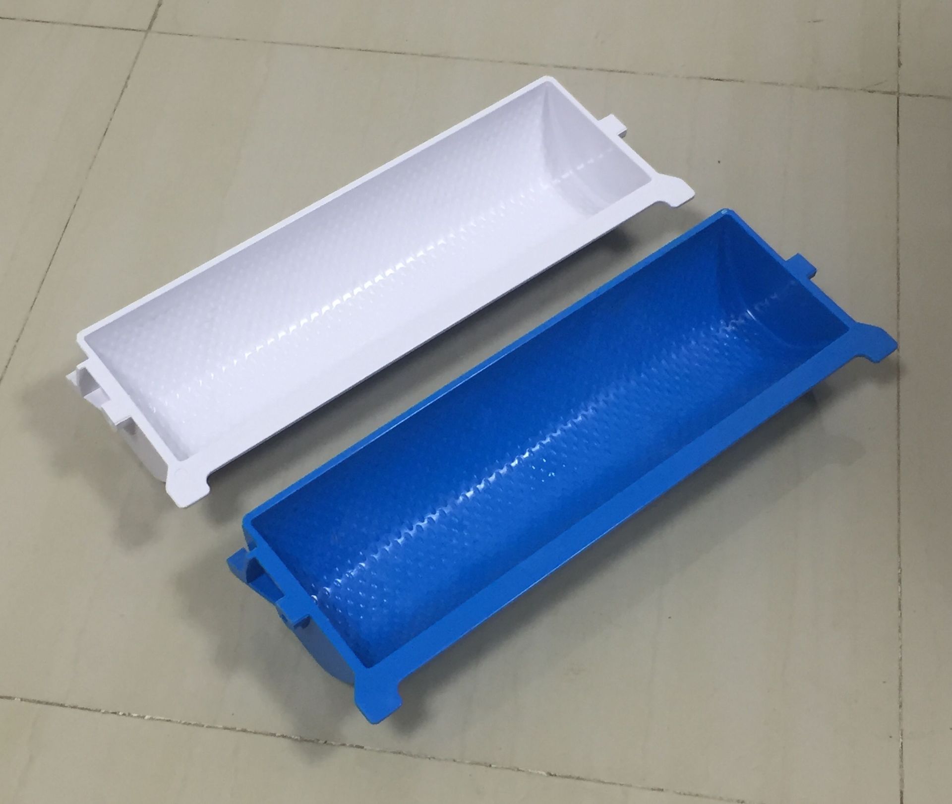 z型提升机专用注塑工艺18升或20升abs塑料料斗佛山批发abs料斗