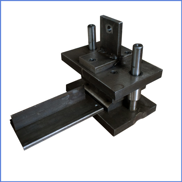 不锈钢圆管冲弧模具 护栏方管冲孔模具 角钢切断模具 液压冲孔机