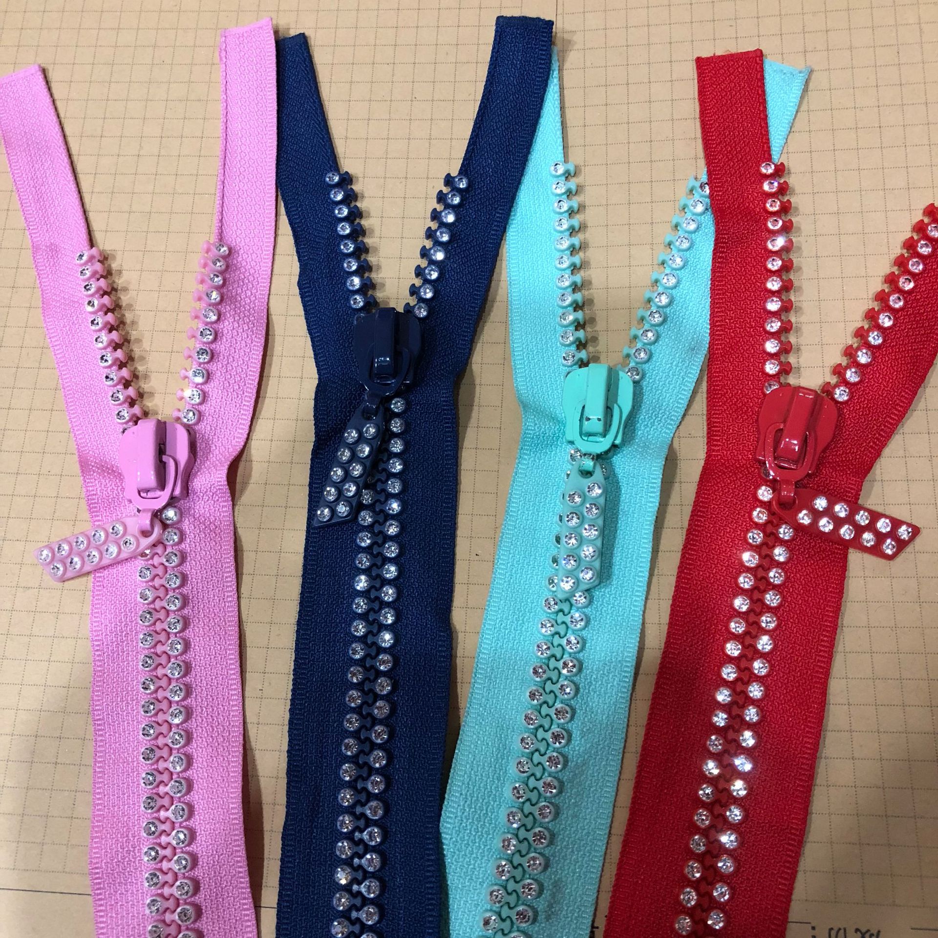 10号钻石拉链 厂家直供 顺滑度好 定制 拉链