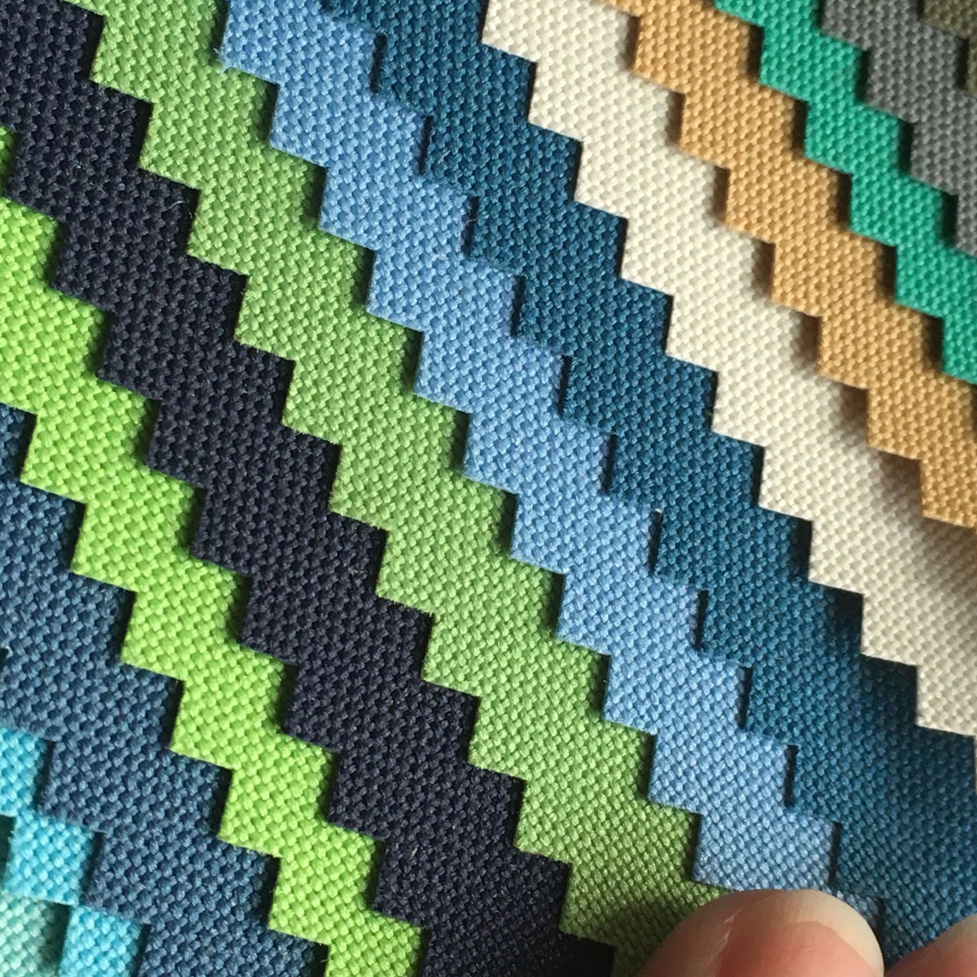 厂家直销300dpvc箱包书包手袋拉杆箱涂层牛津布面料特惠批发